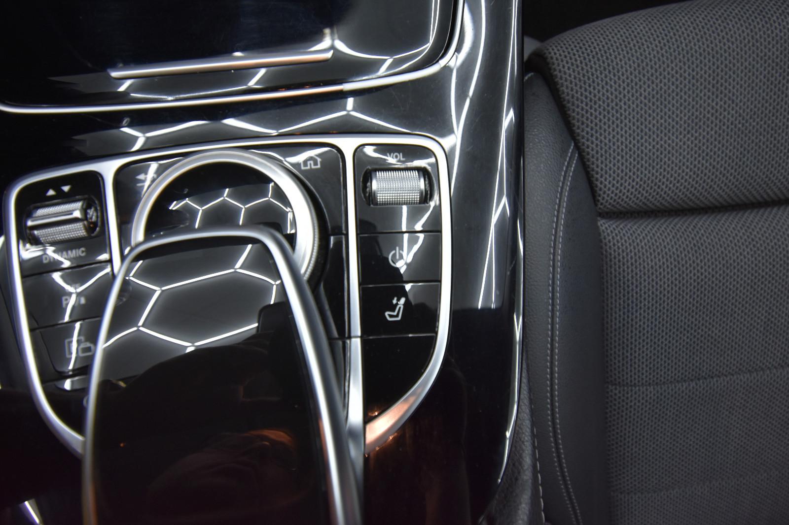 Mercedes-Benz E 220  SHZ AHK RFK LED Ambiente.