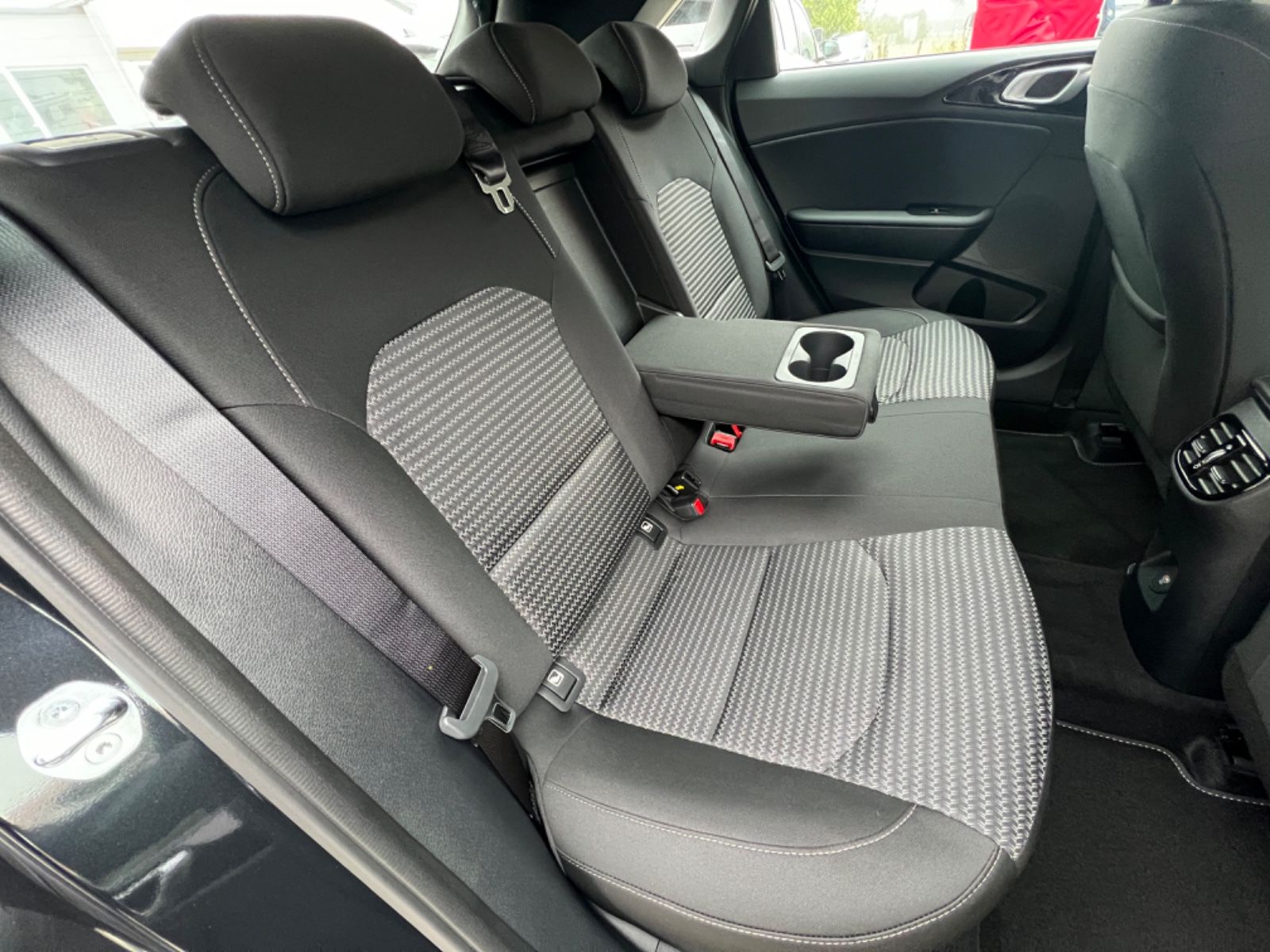Fahrzeugabbildung Kia Ceed 1.5T 140 DCT7 Vision Komf+ Navi