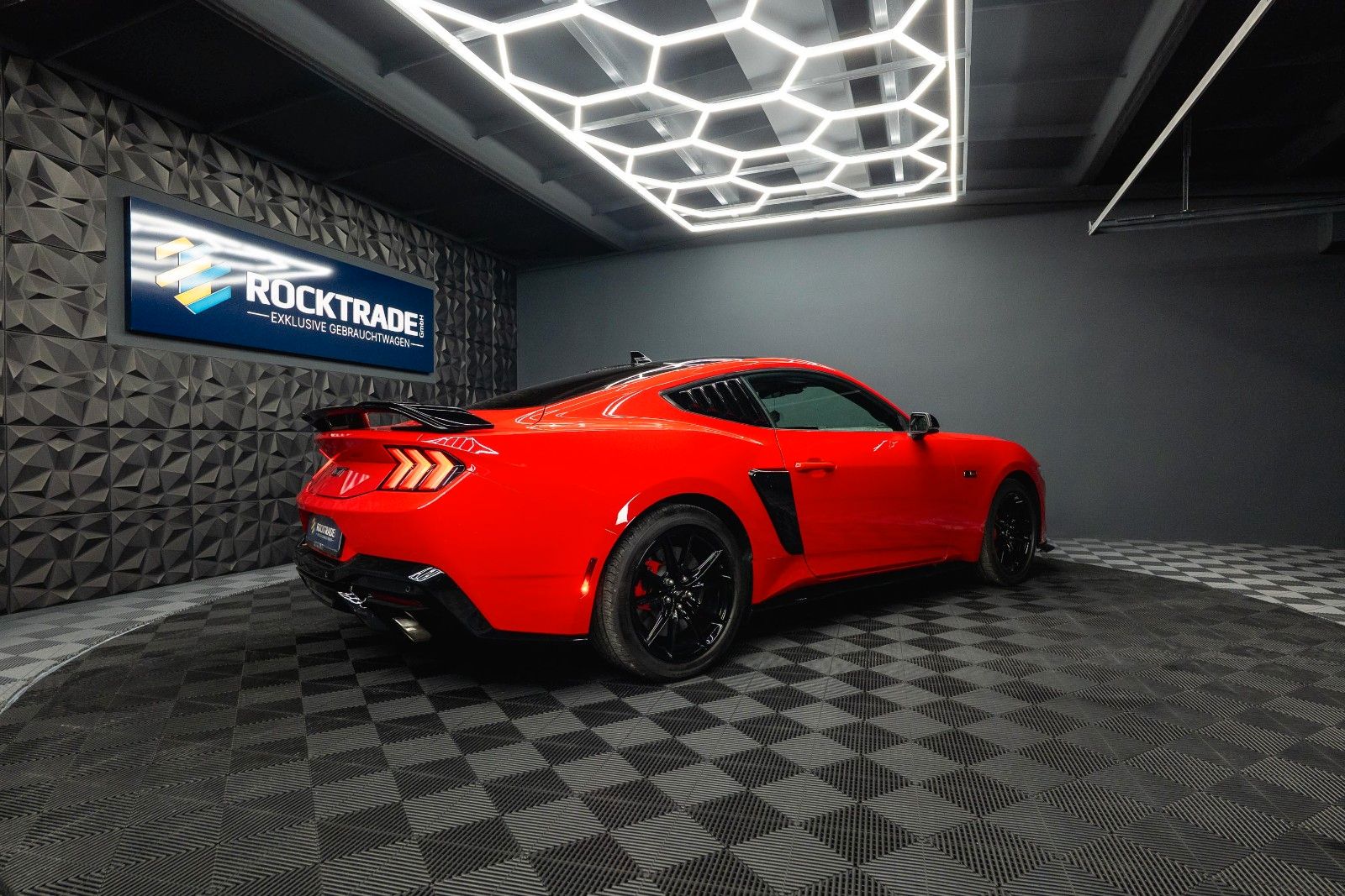 Fahrzeugabbildung Ford Mustang Fastback 5.0 TiVCT V8 Dark Horse PREMIUM