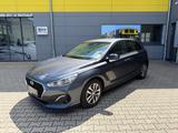 Hyundai i30 YES! KAMERA/NAVI/LED/SHZ/KLIMAA/48000KM* - Hyundai i30 YES! mit Benzin-Antrieb