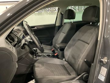 Volkswagen Tiguan - 12