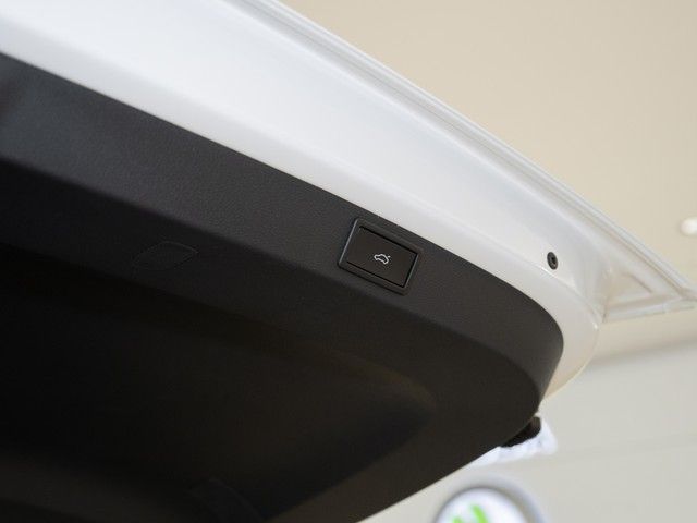 Karoq 2.0 TSI Sportline DSG 4x4 AHK+PANO+MATRIX