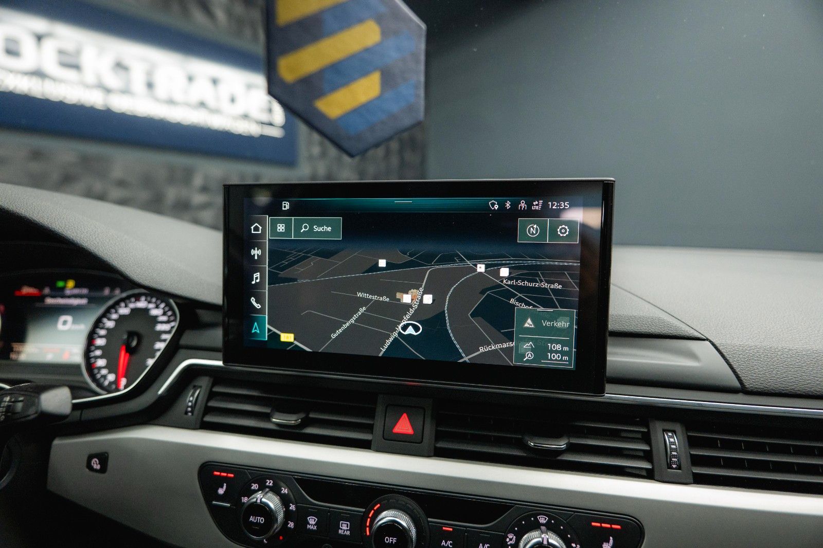 Fahrzeugabbildung Audi A4 Lim. 40 TFSI advanced Sport *DAB*LED*ACC*