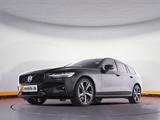 Volvo V60 B4 (D) ULTIMATE DARK LM 19''+MET+360°+MEMORY - Volvo V60: Ultimate Dark
