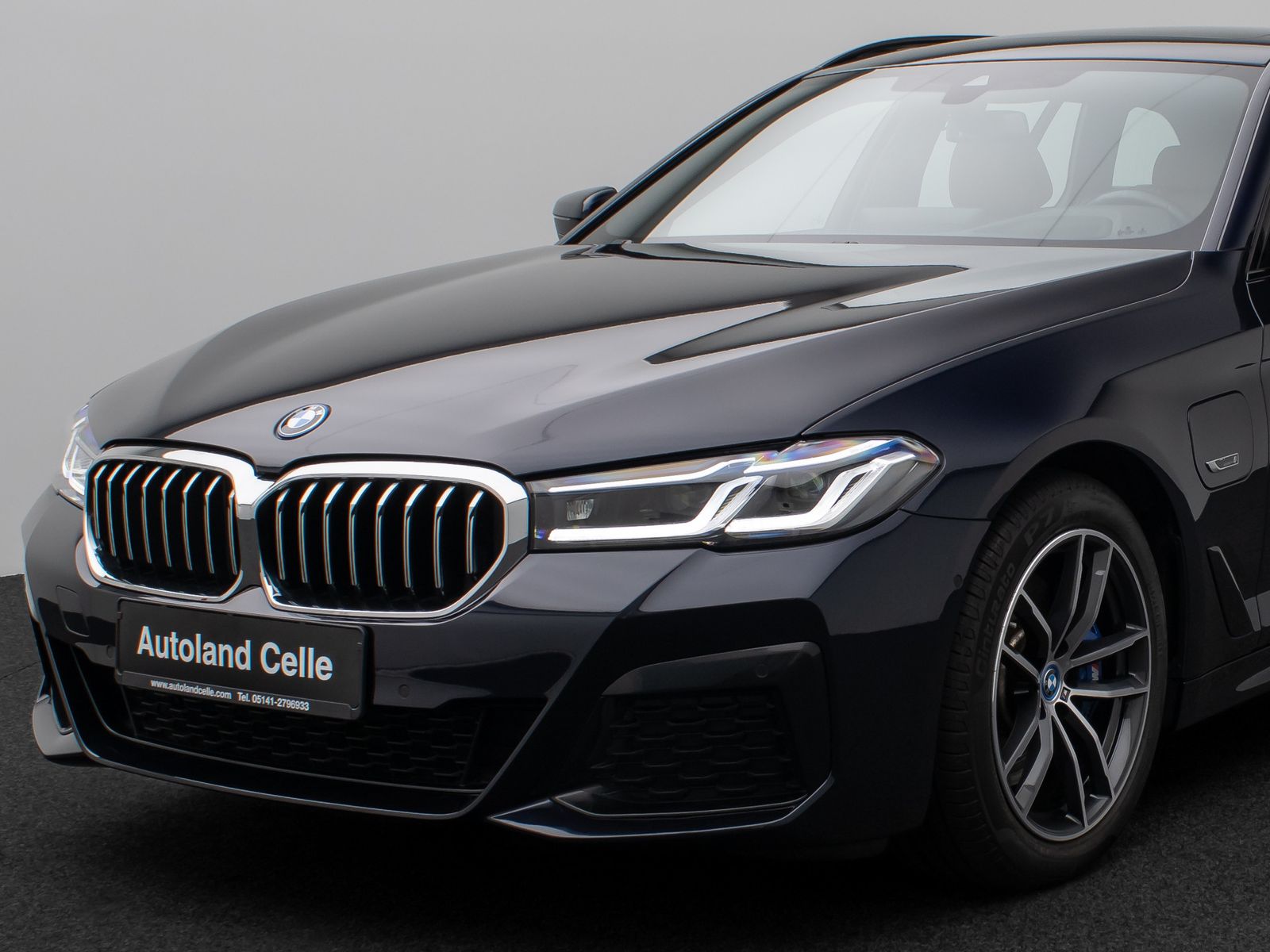 Fahrzeugabbildung BMW 530e M Sport Panorama Laser Kamera HUD DAB H/K