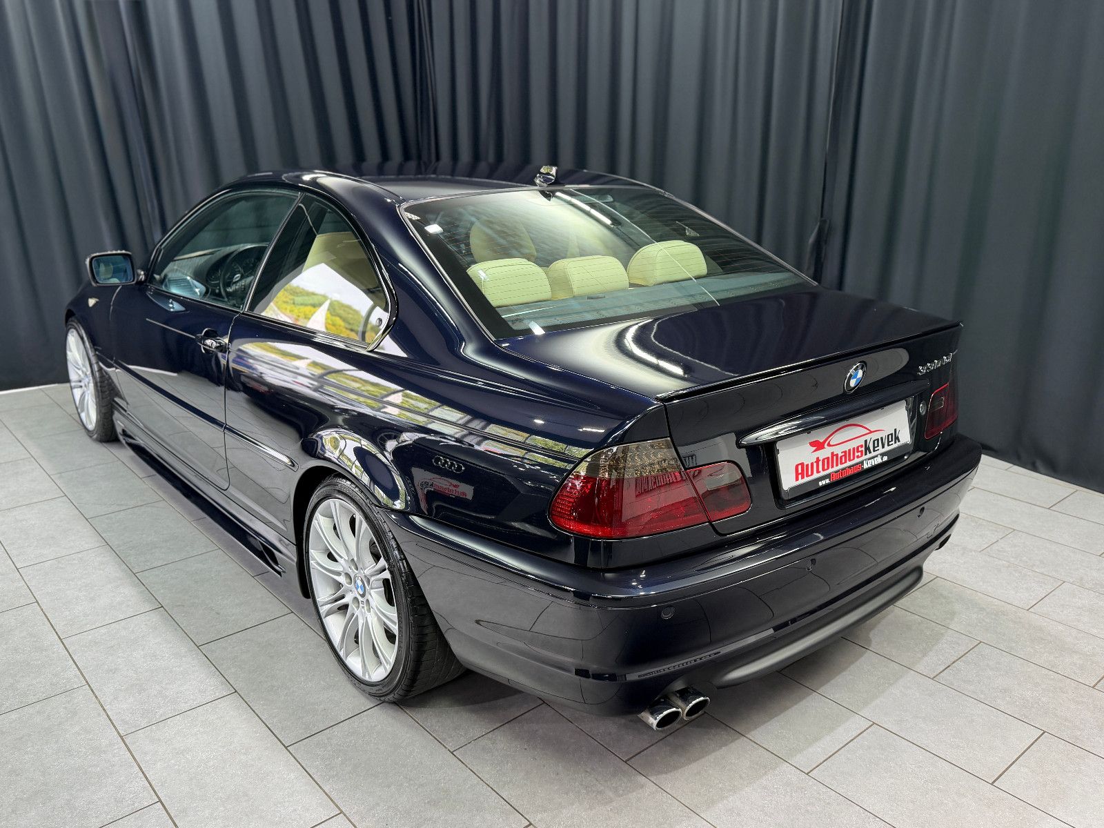 Fahrzeugabbildung BMW 330i Coupe Edition Sport |1.HAND|SMG|H/K|LEDER