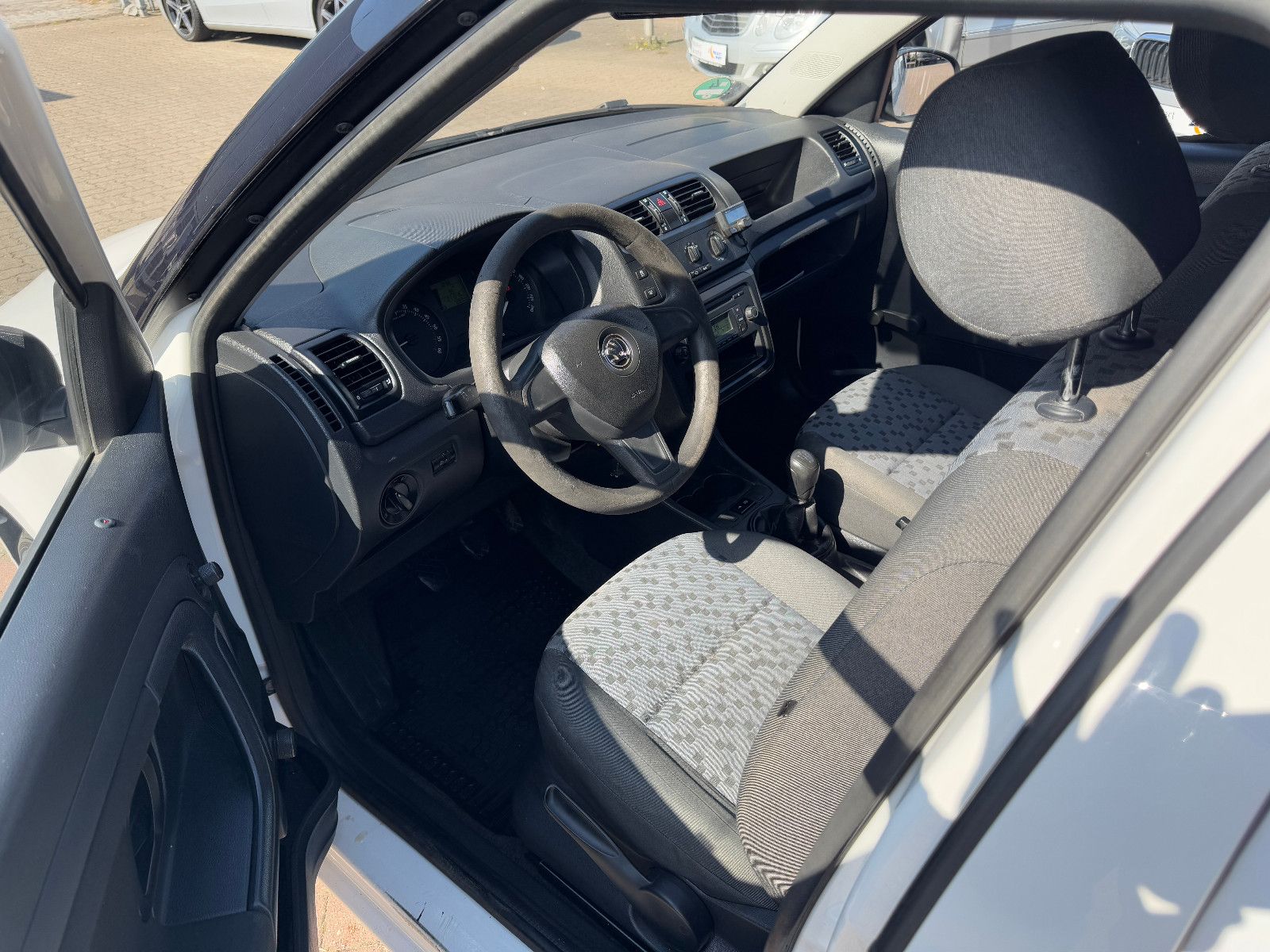 Fahrzeugabbildung SKODA Roomster Praktik 1.6 TDI 1.HAND SKODA SCHECKHEFT