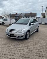 Mercedes-Benz Mercedes Benz B200 Cdi Sports Tourer 2.0 - Mercedes-Benz B 200: Cdi Sports Tourer