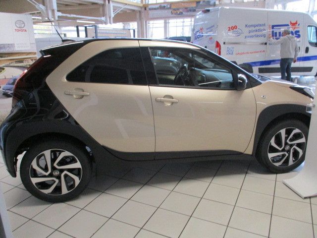 Fahrzeugabbildung Toyota Aygo X Team D Automatik