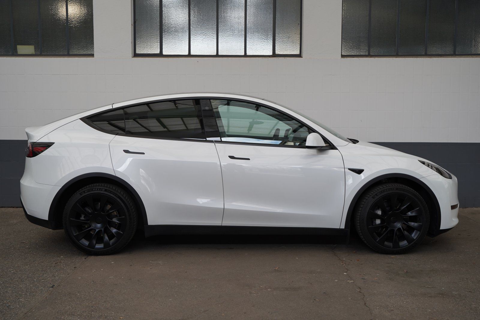 Tesla Model Y Standard Range RWD 20-Zoll AHK foto 13