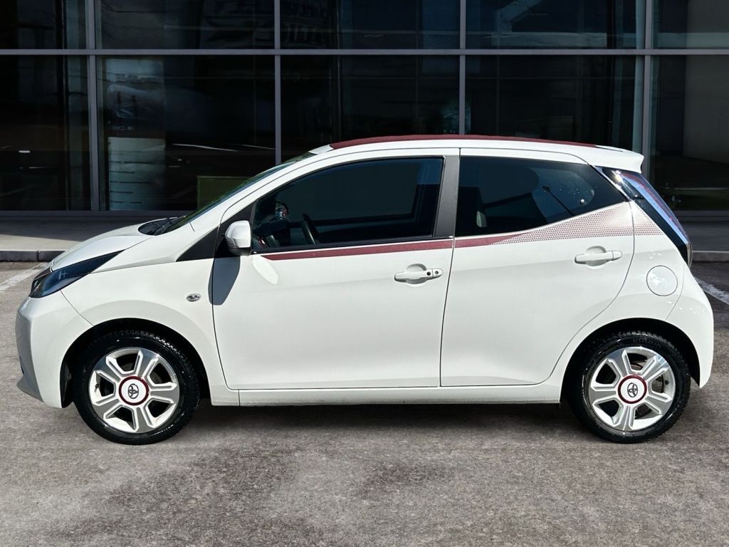 Fahrzeugabbildung Toyota Aygo x-pose