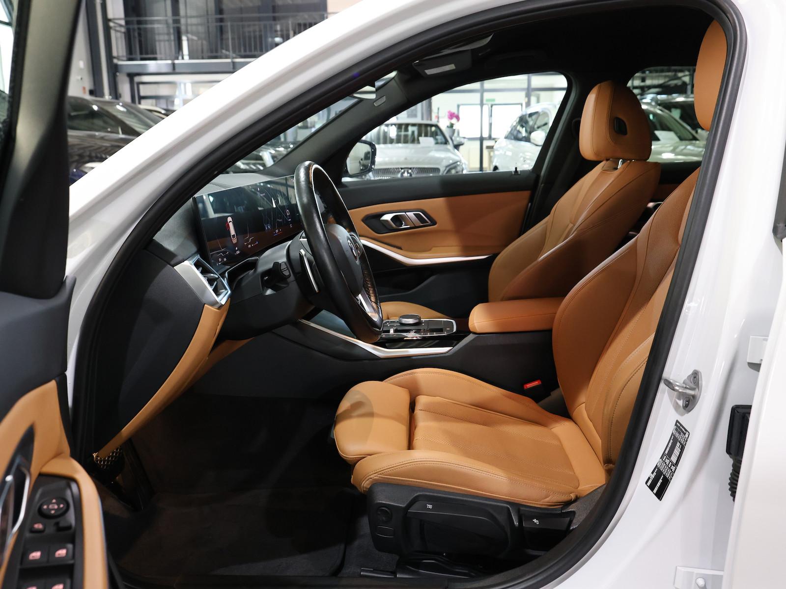 BMW 318d Touring SPORT WHITE & BROWN / CURCED, LED