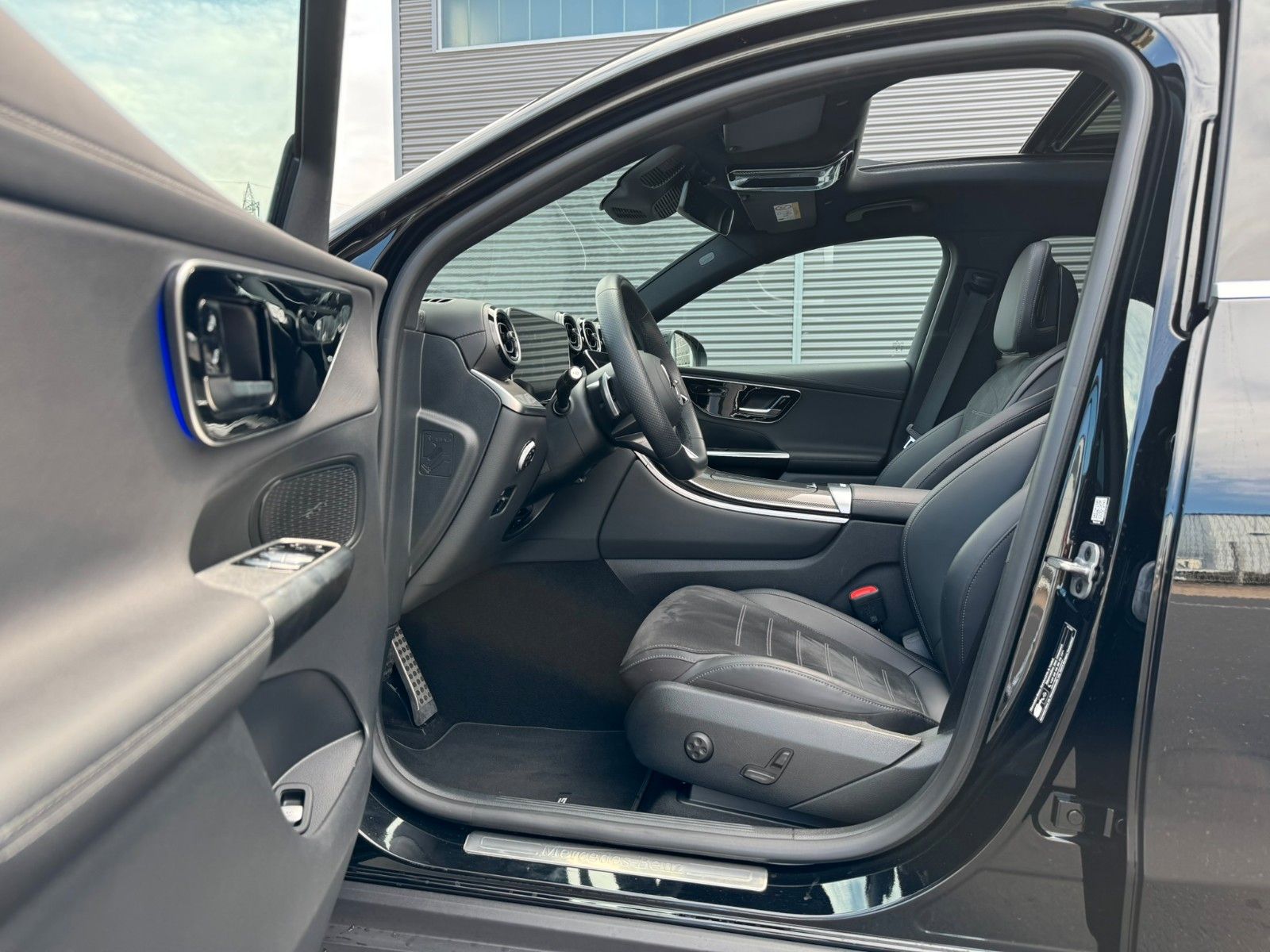 Fahrzeugabbildung Mercedes-Benz GLC 200 4M AMG Distr+360°+Pano+Ambiente+Keyless