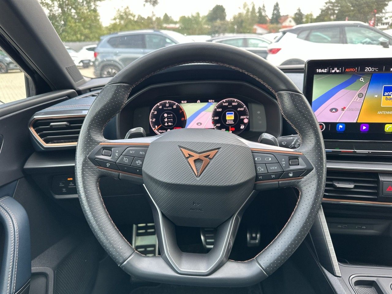 Fahrzeugabbildung CUPRA Leon VZ 2.0 TSI 221 kW (300 PS) 7-Gang-DSG