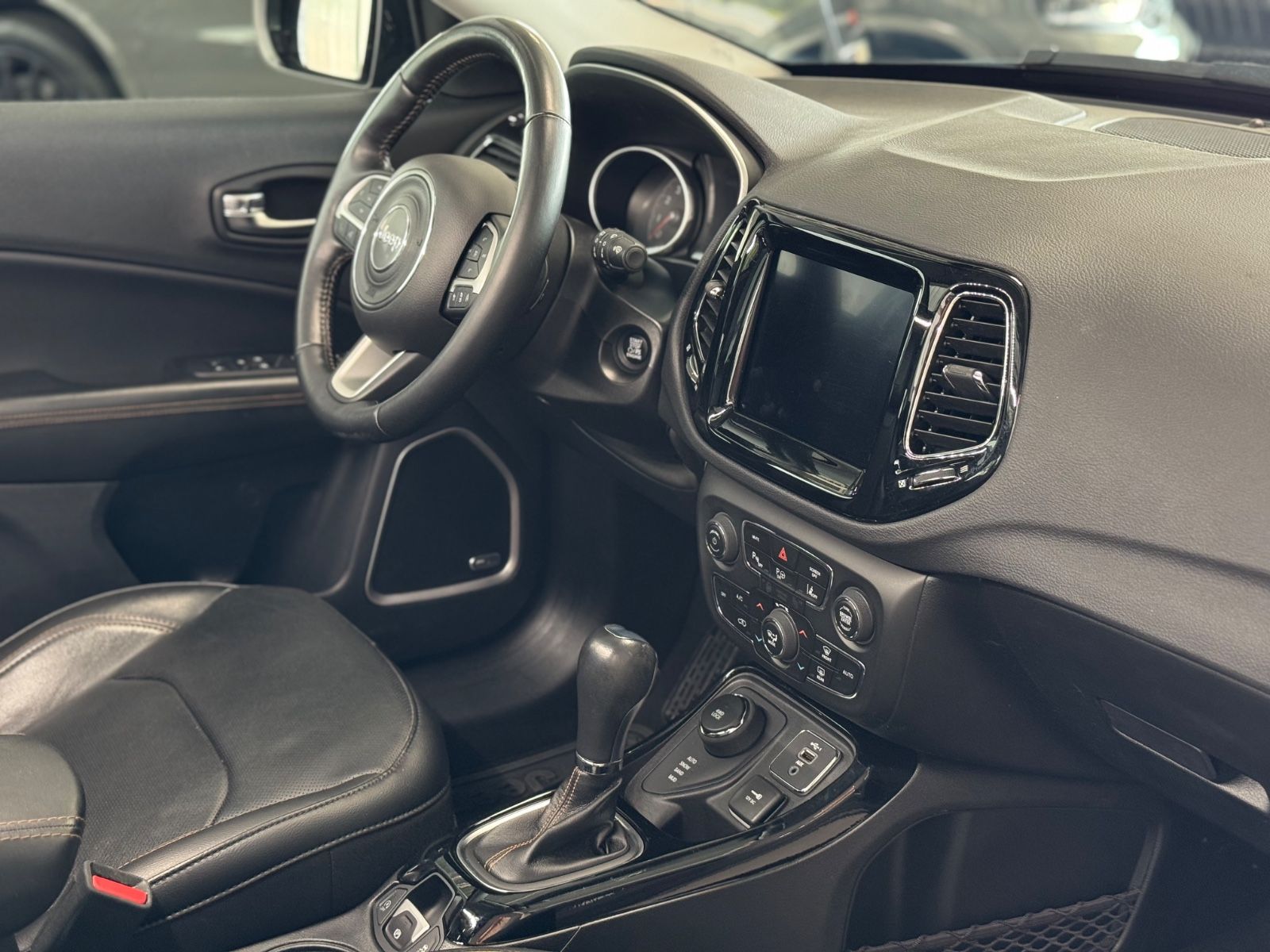 Fahrzeugabbildung Jeep Compass 1.4 T Limited 4WD "AHK GJR Luxus-Paket "