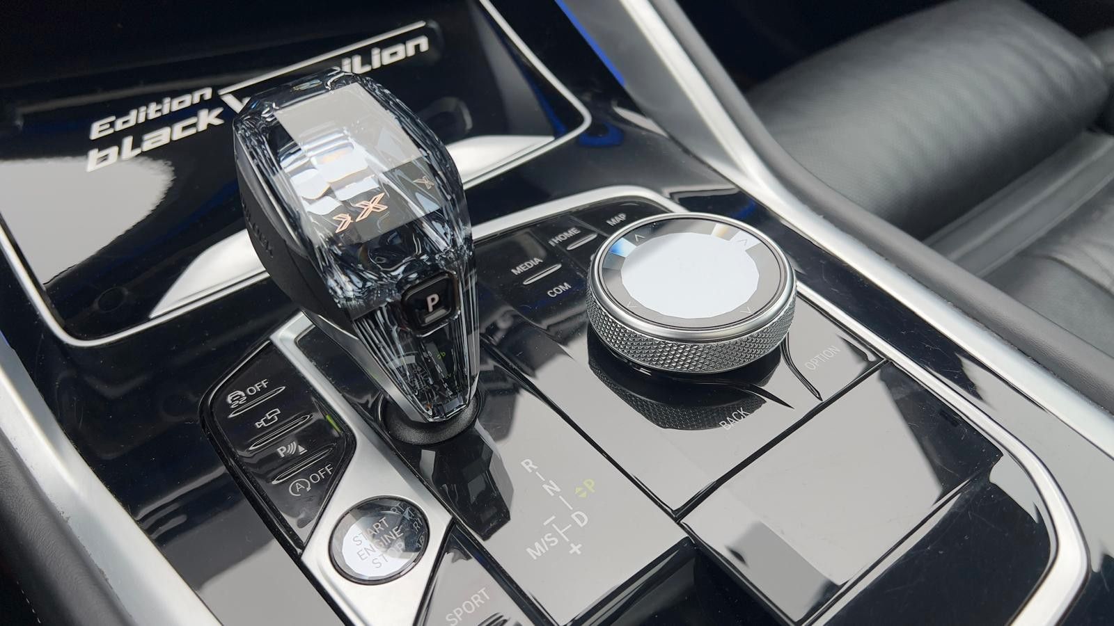 Fahrzeugabbildung BMW X6 M550 i*Laser*STHZ*AHK*HU*B&W*VOLL*Mietkauf