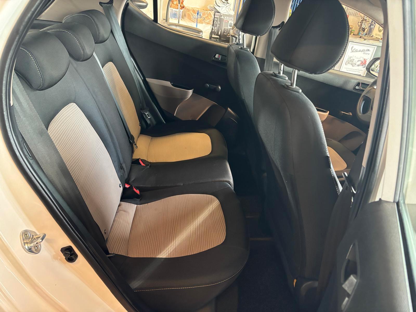 Hyundai i10 blue Classic Klima  8-fach bereift