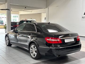 Mercedes E 200 - 3