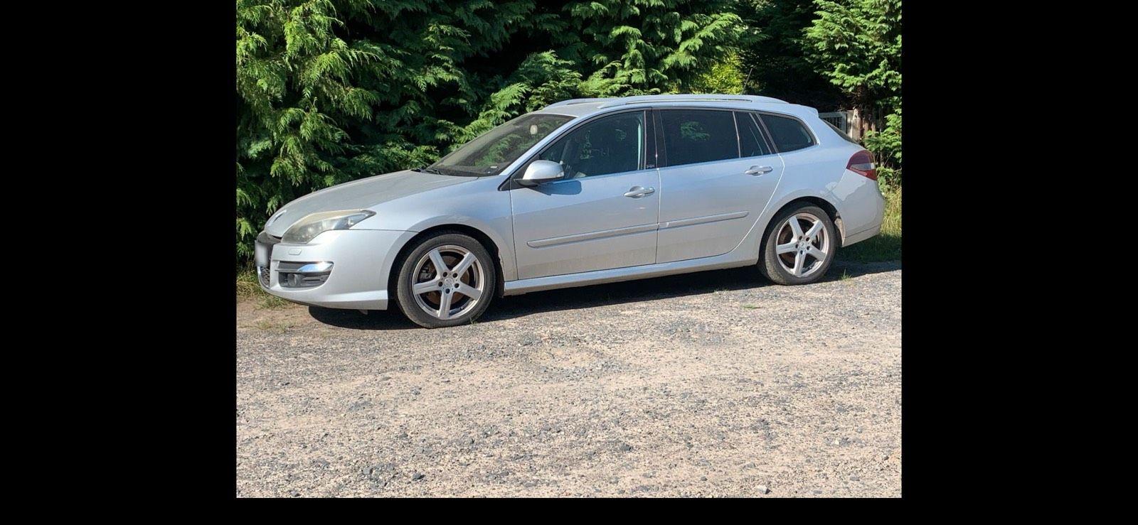 Renault Laguna 2011 — rear view