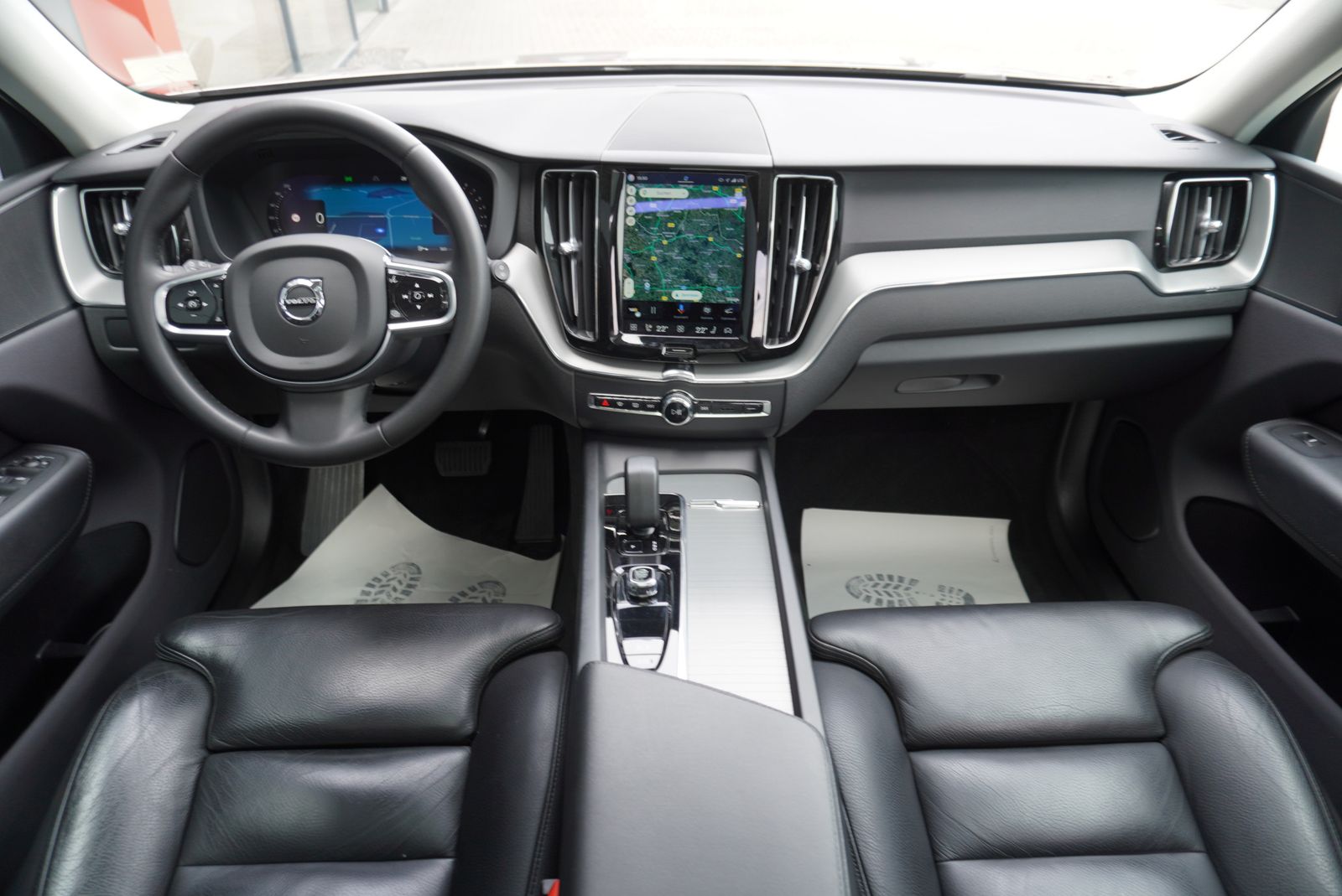 Volvo XC60 Plus Dark Pano Standhzg AHK Assistenz 360° foto 13
