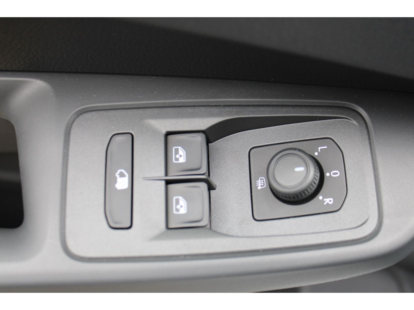 FORD Transit Connect L2 Kasten 2.0 EcoBlue Trend AHK - Image 11