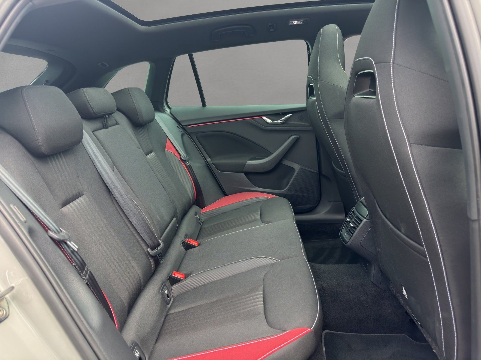 Fahrzeugabbildung SKODA Scala 1.5 TSI ABT Edition S/KAMERA/ACC/PANO/