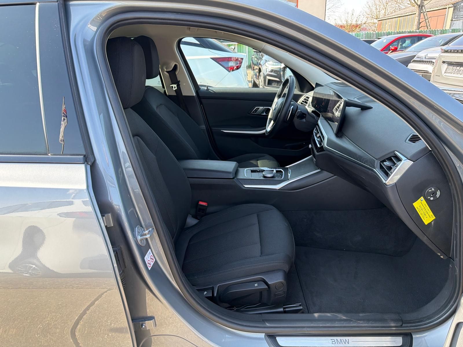 BMW 320 Facelift Limousine/1.Hd/HEAD UP/NAVI/PDC/LED foto 12