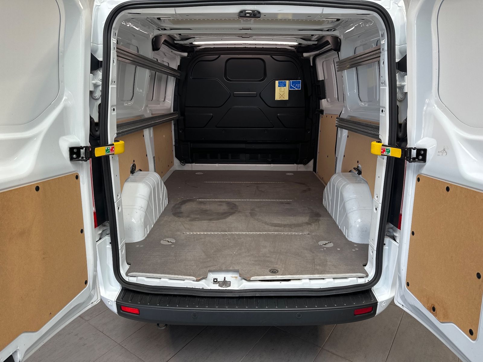Fahrzeugabbildung Ford Transit Custom 280 L1H1 NAV+KAM+ACC+PDC+CARPLAY
