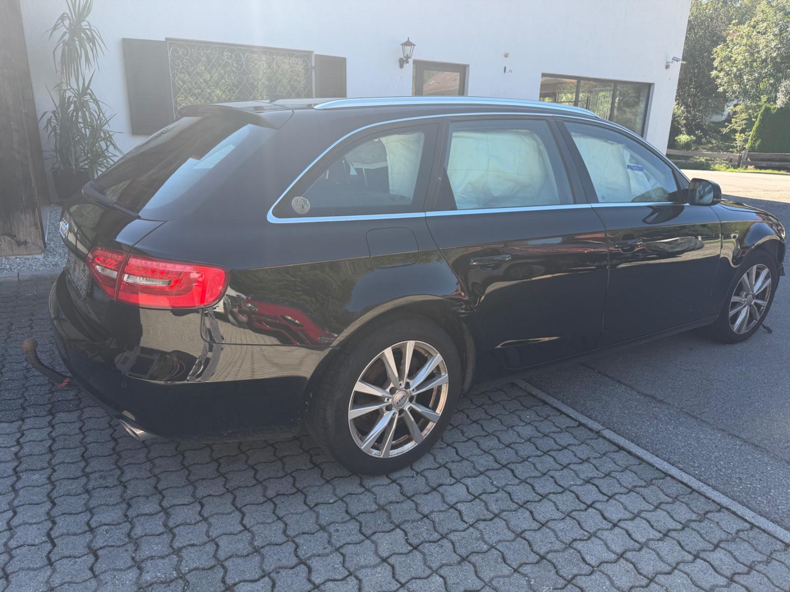 Audi A4 2014 — interior