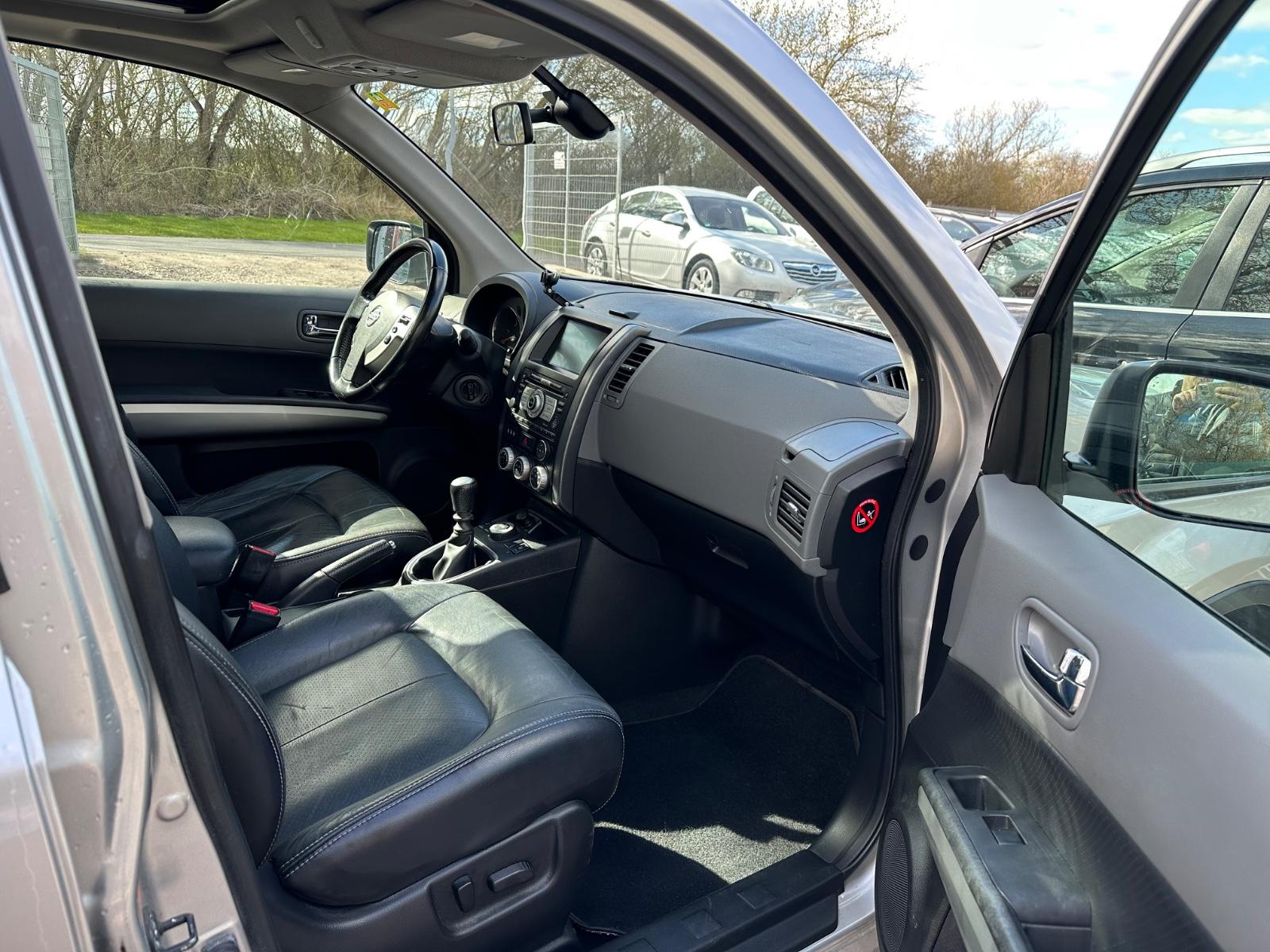 NISSAN X-TRAIL LE 4X4 2.0 DCi 173CH BVM - TOIT OUVRANT PANORAMIQUE - VOLANT EN CUIR - CT à jour