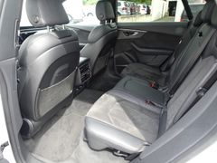 AUDI RSQ8 4.0 TFSI quattro Matrix Sportaga Sthzg Pano AUDI RSQ8 4.0 TFSI quattro Matrix Sportaga Sthzg Pano