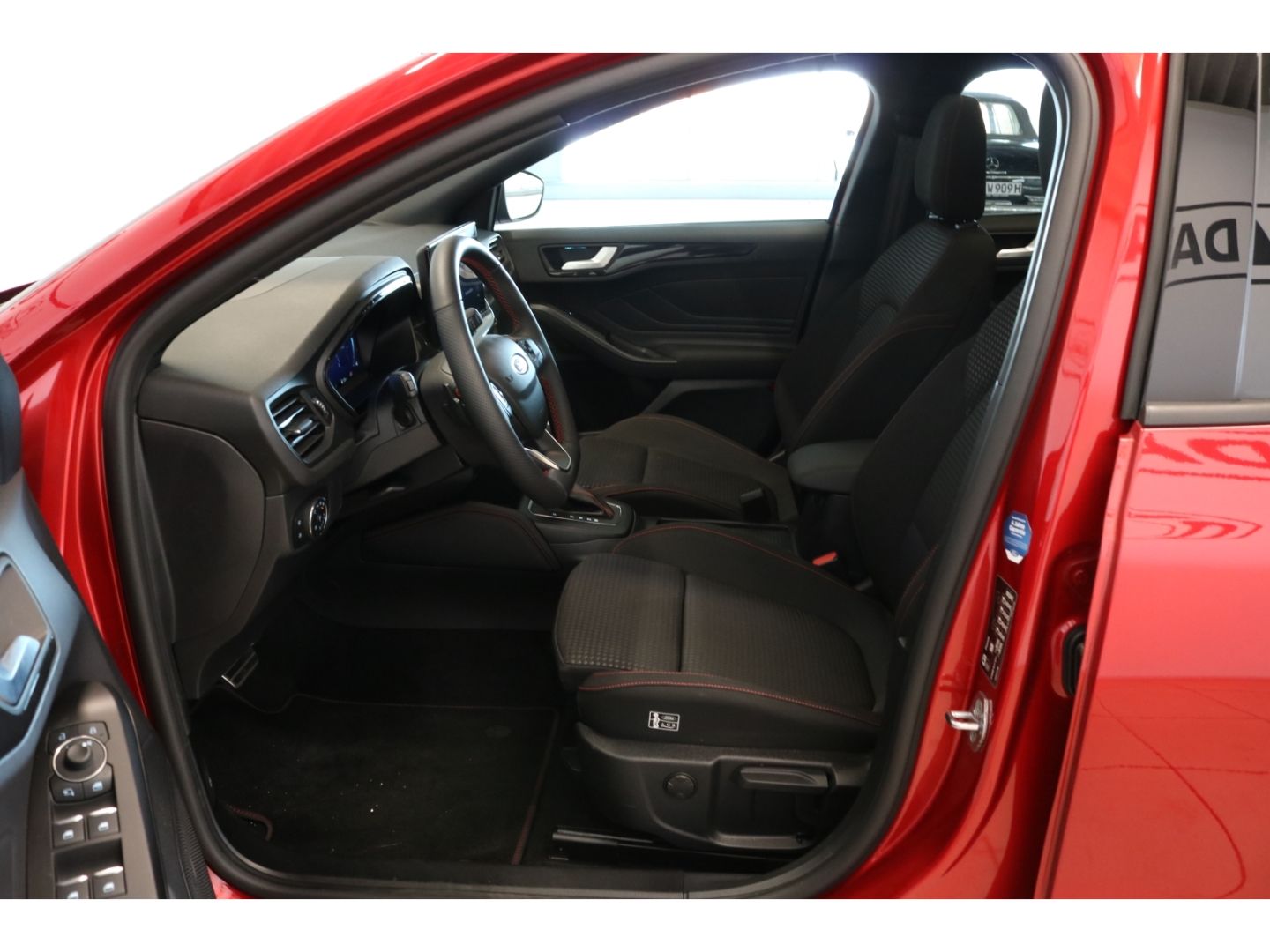 Fahrzeugabbildung Ford Focus Turnier ST-Line X 1.0 EcoBoost Mild-Hybrid