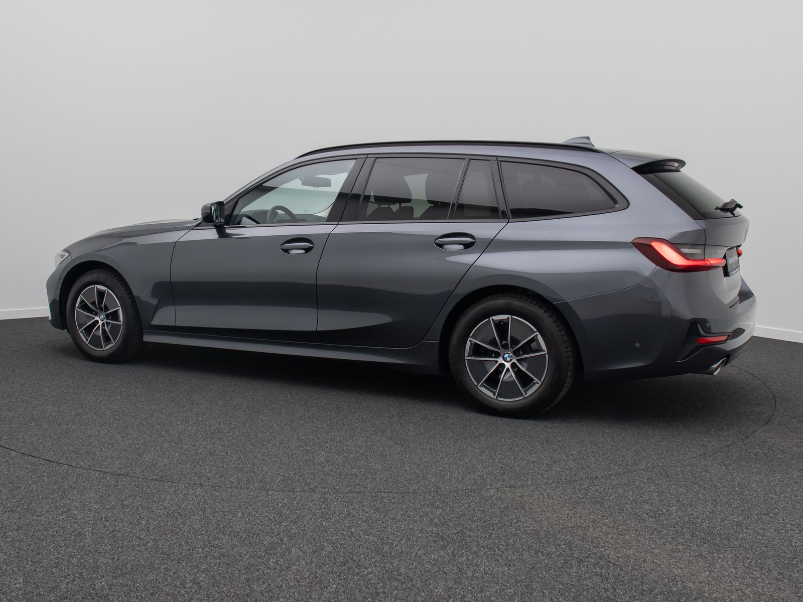 Fahrzeugabbildung BMW 320d Sport Line Kamera DAB Alarm HiFi Komfort