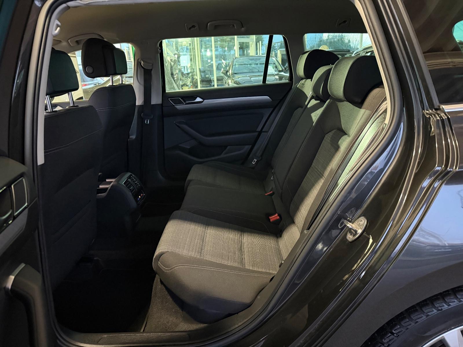 Volkswagen Passat Passat*Variant*2.0 TDI*DSG*R-Line*AHK*CAM*LED*LM, миниатюра 21