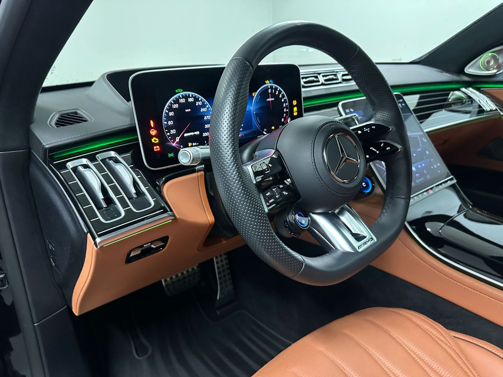 Fahrzeugabbildung Mercedes-Benz S 63 E Performance L *KERAMIK*TV*CARBON*4D*