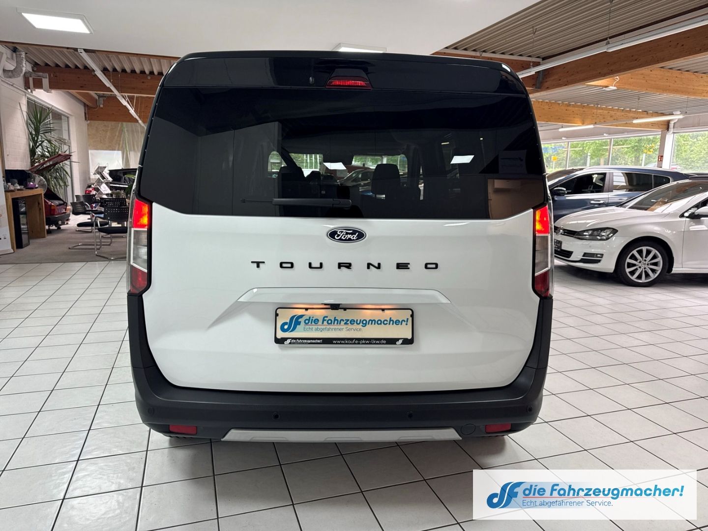 Fahrzeugabbildung Ford Tourneo Courier Active Navi ACC Klimaautom DAB S