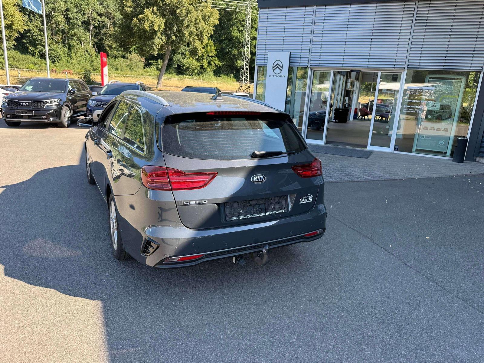 Kia Ceed SW / cee d SW Vision AHK  