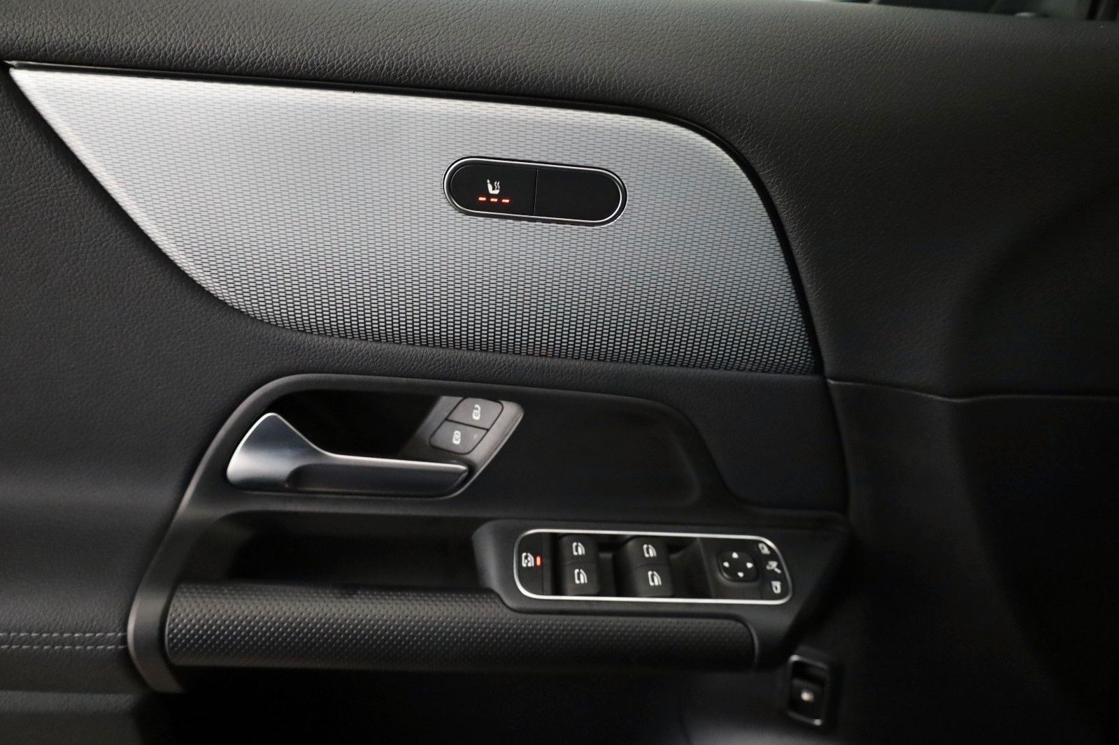 Fahrzeugabbildung Mercedes-Benz GLA 250 e Style ,T.Leder,Navi,LED,SH,Kamera