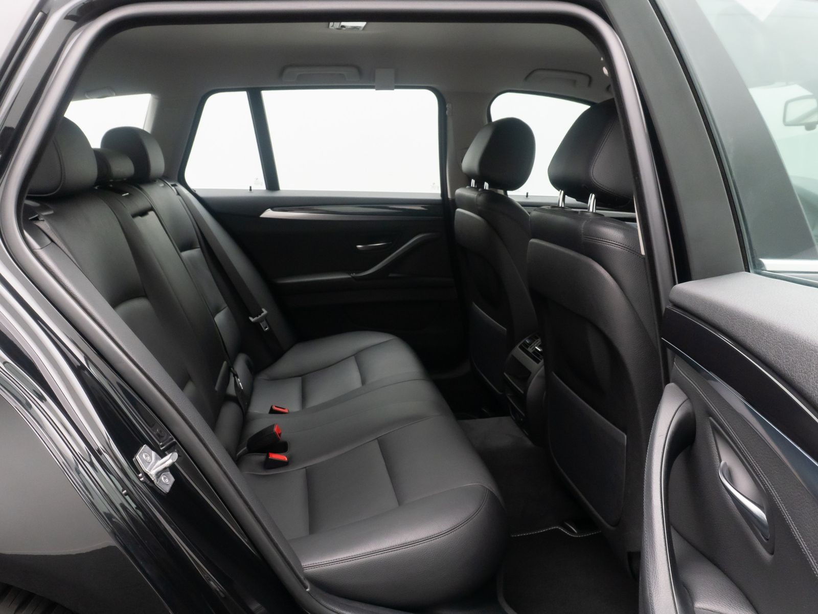 Fahrzeugabbildung BMW 530d NaviProf GeschwindigReg PDC Bi-Xenon Leder