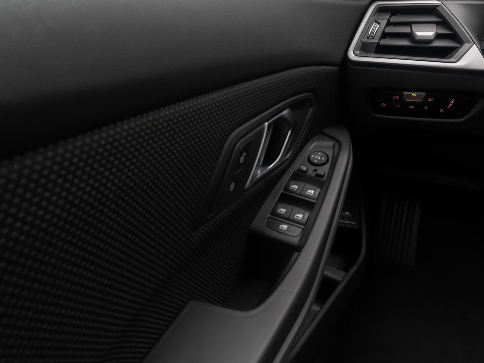 BMW 318i Widscreen DAB GeschwindigReg CockpitPlus