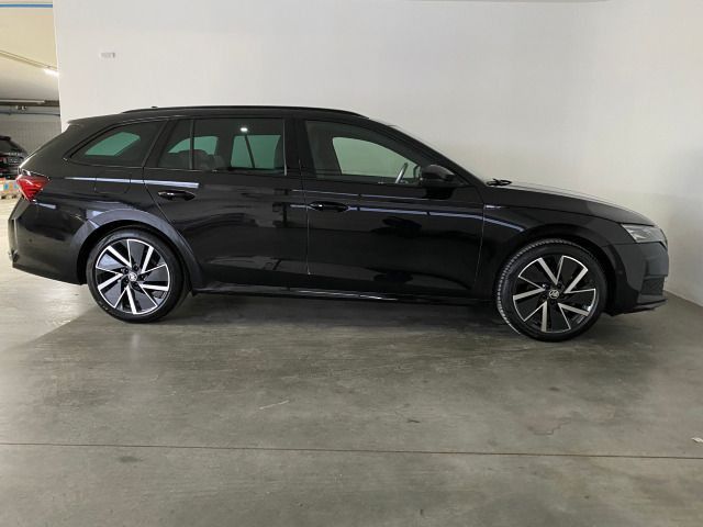 Octavia IV Combi Sportline 2.0 TDI DSG AHK+PANO+