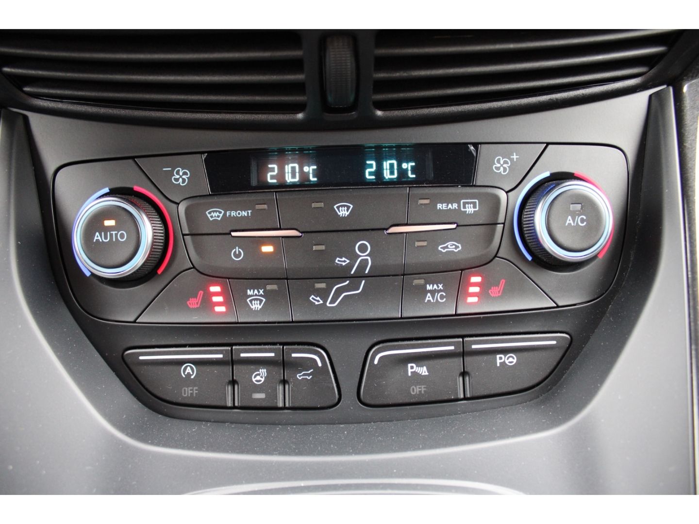 Fahrzeugabbildung Ford Kuga 2.0 TDCi 4x4 ST-Line ACC TWA RFK AHK Xenon