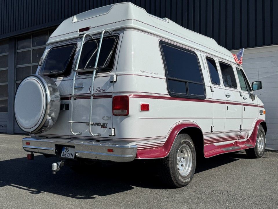 Fahrzeugabbildung Chevrolet Chevy Van G20 5.7 V8 Tiara deutsches Fzg.