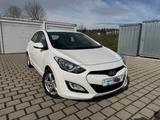 Hyundai i30 FIFA World Cup Edition Navi Kamera pdc Alu - gebrauchte Hyundai i30 aus dem Jahr 2014