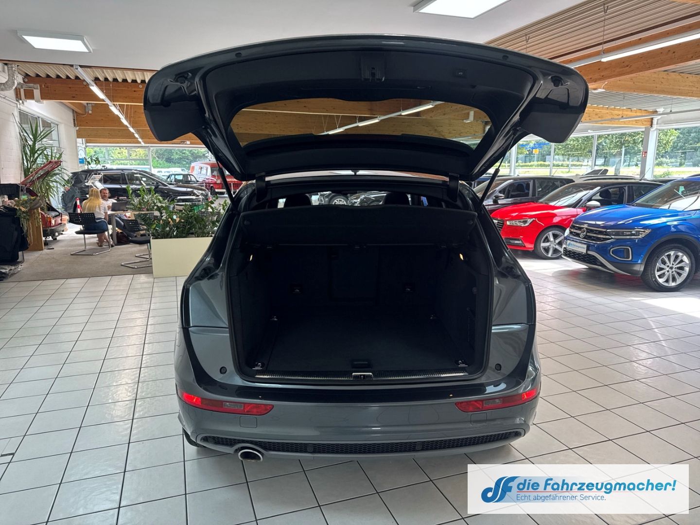 Fahrzeugabbildung Audi Q5 2.0 TDI quattro DPF clean diesel  S-line Spor