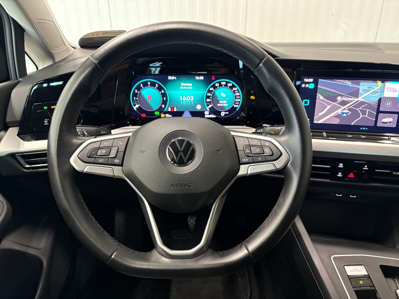 Golf VIII Life 1.0 eTSI DSG LED NAVI ACC PDC SHZ