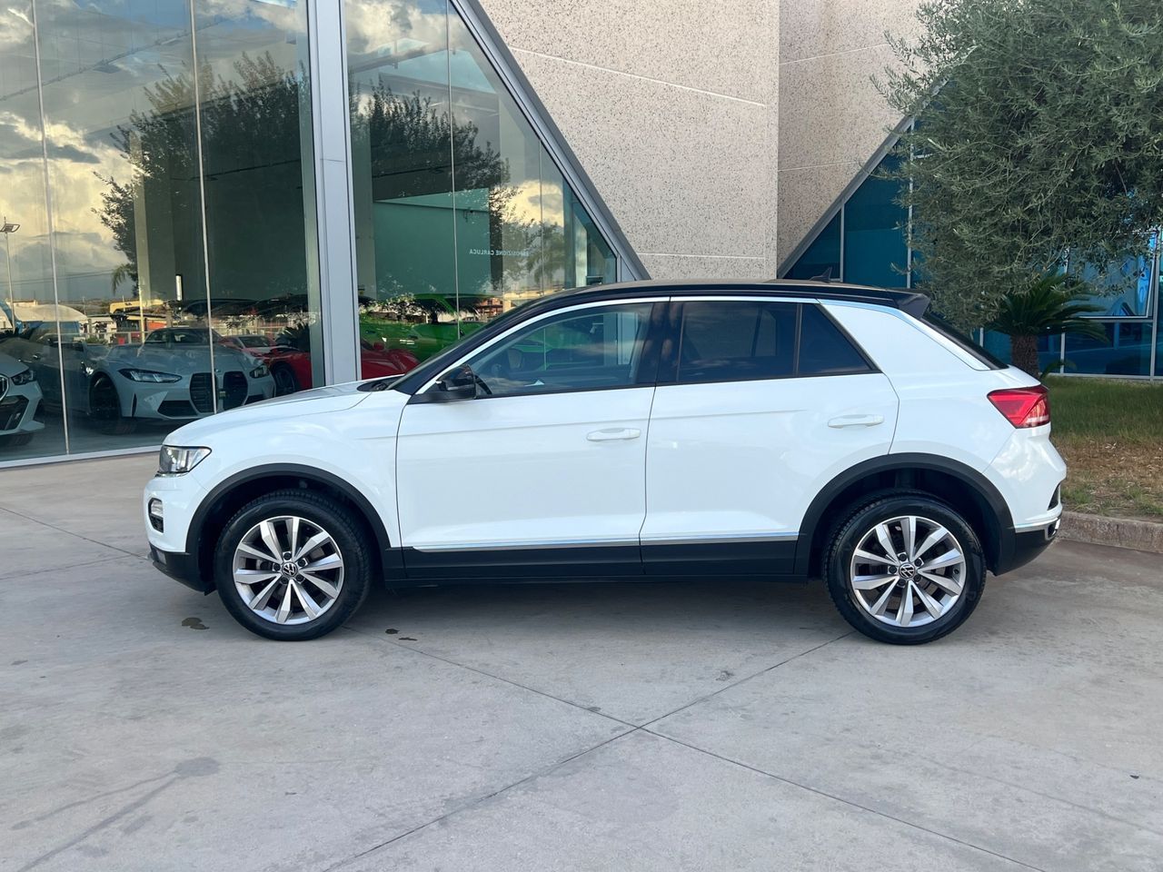 Volkswagen T-Roc 1.0 TSI Style 110CV imagem 2