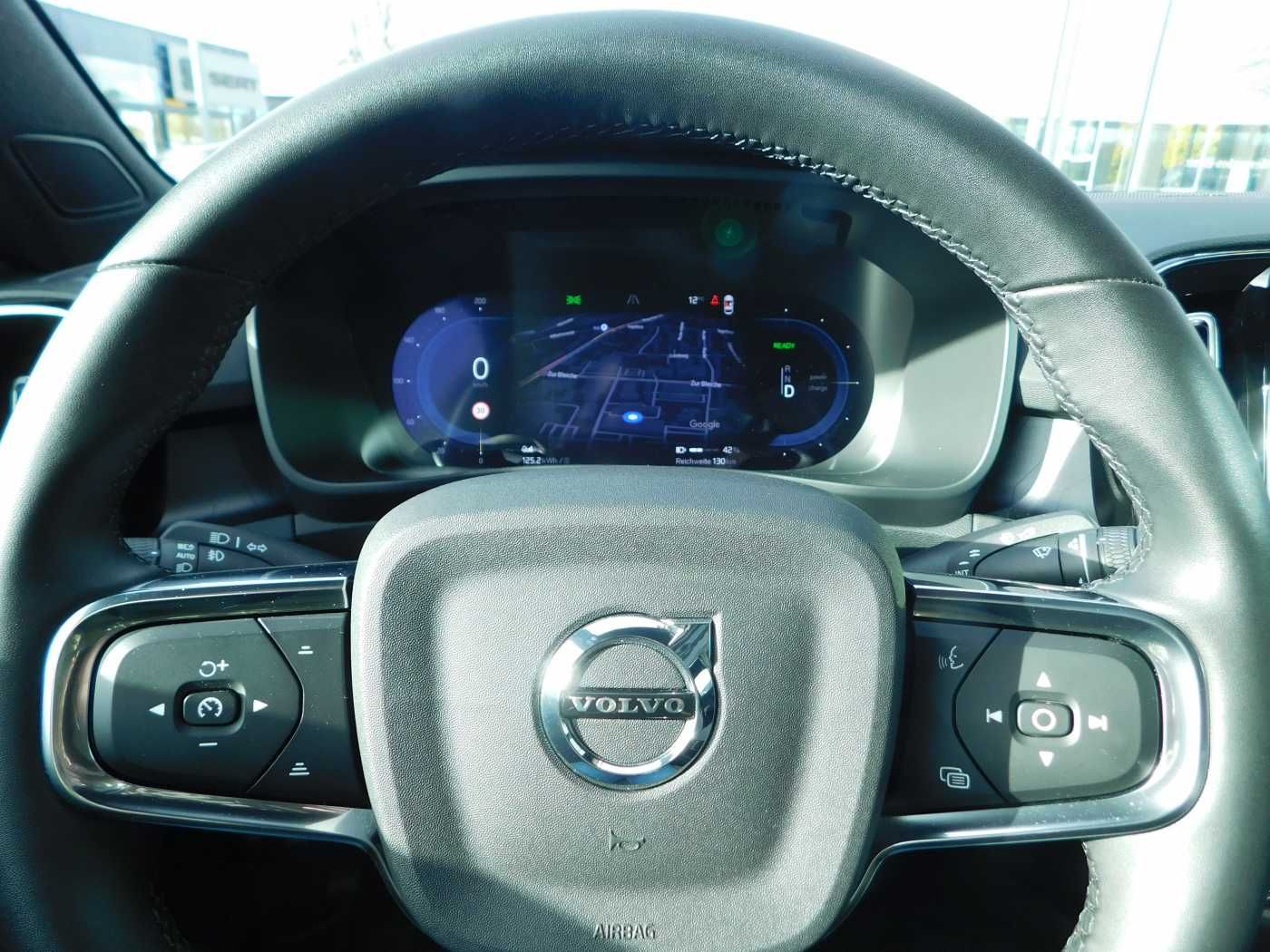 Fahrzeugabbildung Volvo C40 Recharge Twin Motor Ultimate AWD