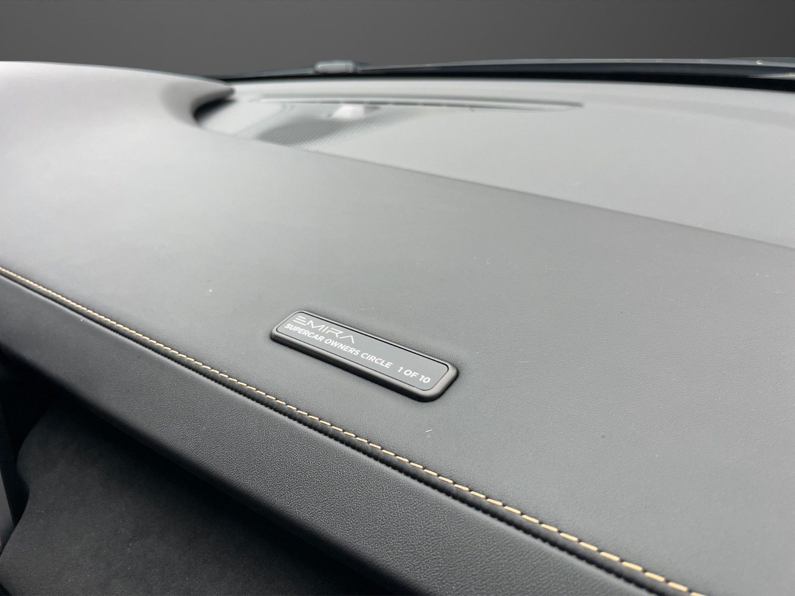 Fahrzeugabbildung Lotus Emira V6 SOC 1 of 10