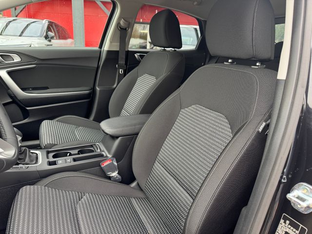 Kia XCeed 1.6 T-GDi Vision DCT7 NAVI LED PDC KAM SHZ